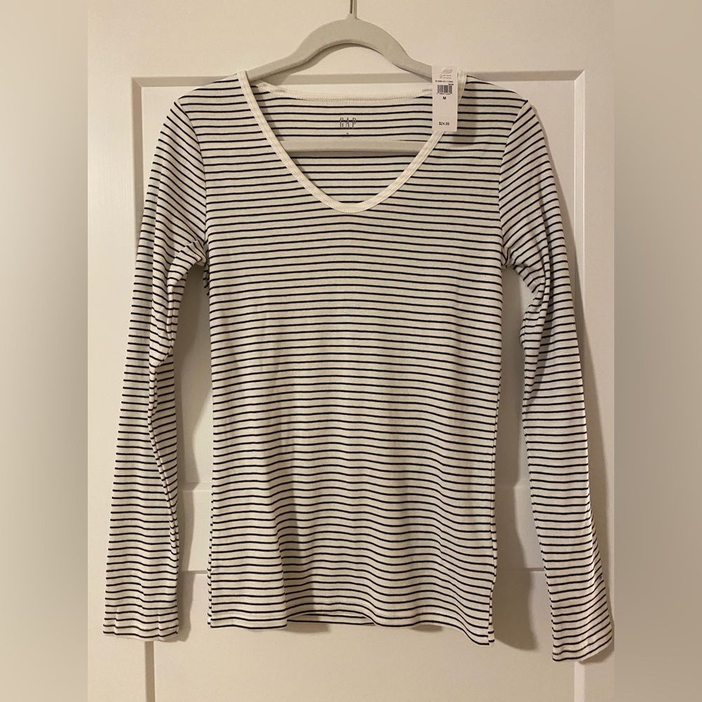 Gap shirt